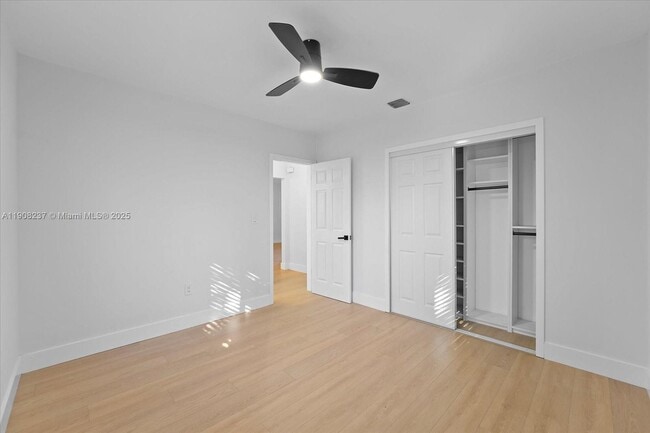 Building Photo - 1240 NE 138th St