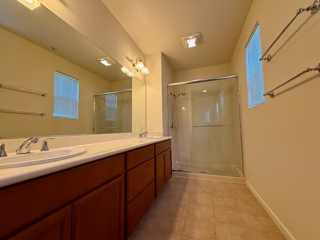 Building Photo - 2100 Beech Cir