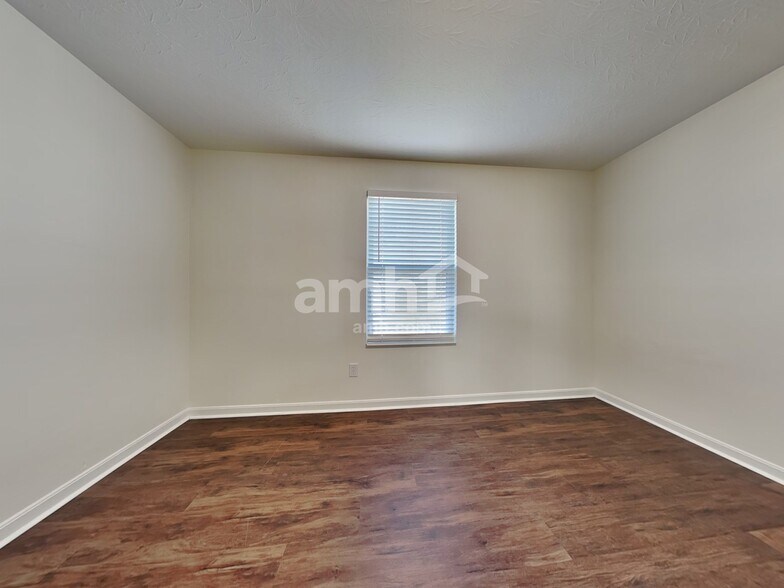 Building Photo - 268 Heftner Cir