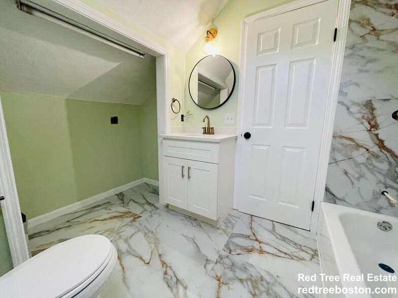 Building Photo - 187 Fellsway W