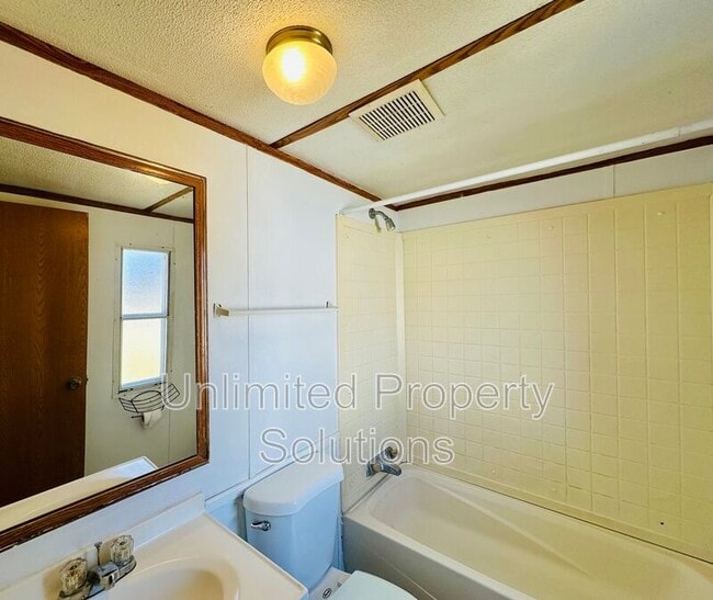 Building Photo - 120 Zack Cir