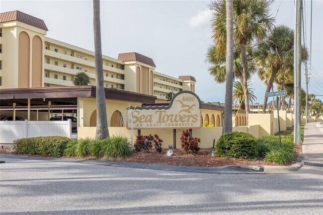 Building Photo - 4775 Cove Cir