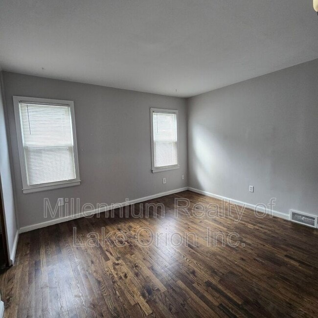 Building Photo - 715 Kenilworth Ave