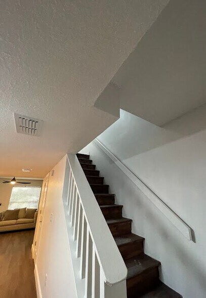 Building Photo - 2105 Fletchers Point Cir