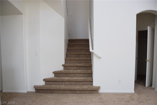 Building Photo - 9493 Grove Ridge Ave
