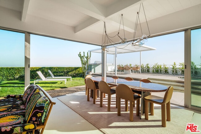 Building Photo - 1227 Tellem Dr