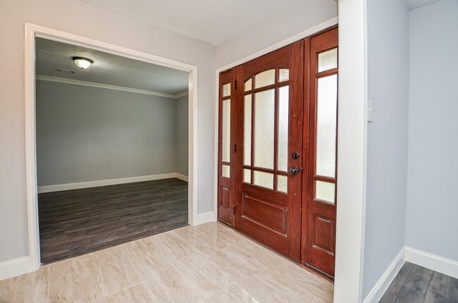 Building Photo - 1606 Crystal Hills Dr