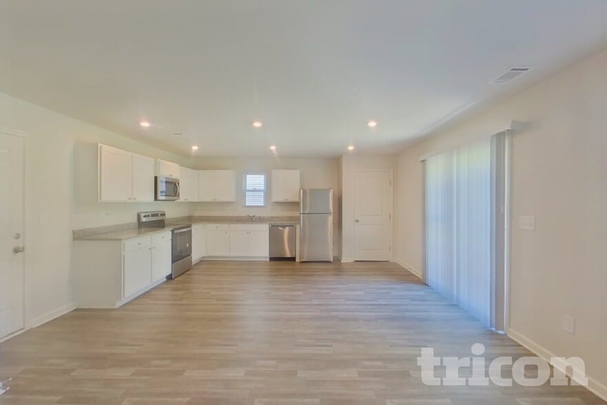 Building Photo - 527 Dayspring Dr