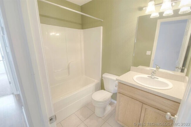 Building Photo - 5644 S Xenophon Ave