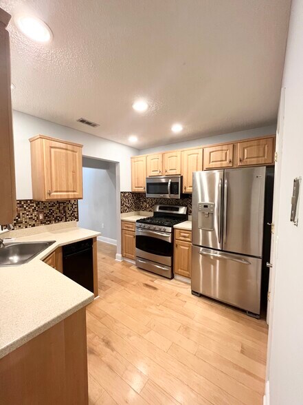 Building Photo - 356 Sunshine Ct