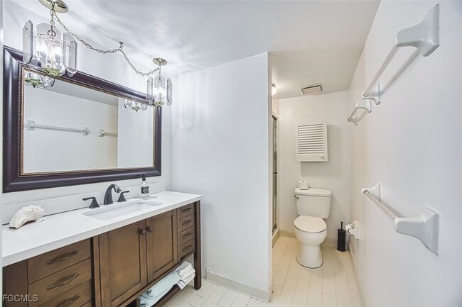 Building Photo - 226 3rd St