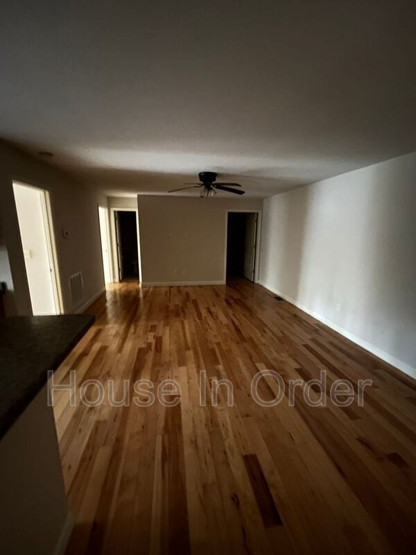 Building Photo - 15 Howards Row Pl