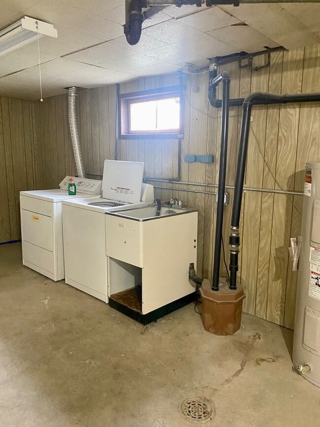 Building Photo - Northside 3 Bedroom 1 Bath Brick Rancher