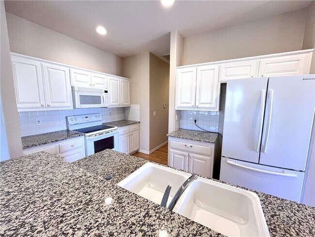 Building Photo - 28 Highland Pkwy