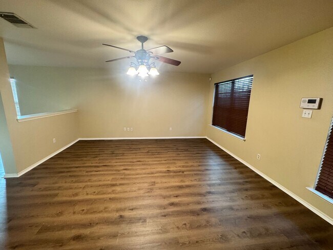 Building Photo - FRESHLY PAINTED  | ONE STORY  |  OPEN CONCEPT  |  GREAT LOCATION: 1604 & SHAENFIELD