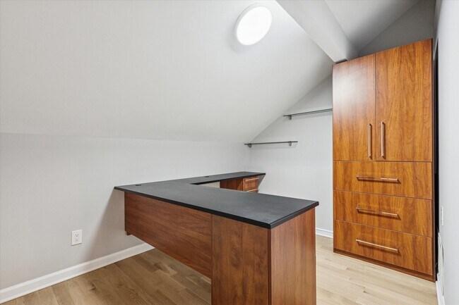 Building Photo - 42 Golf Club Dr