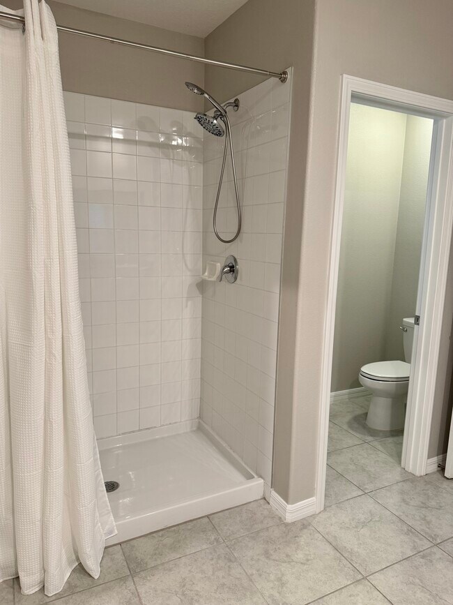 Building Photo - 5505 Olano St