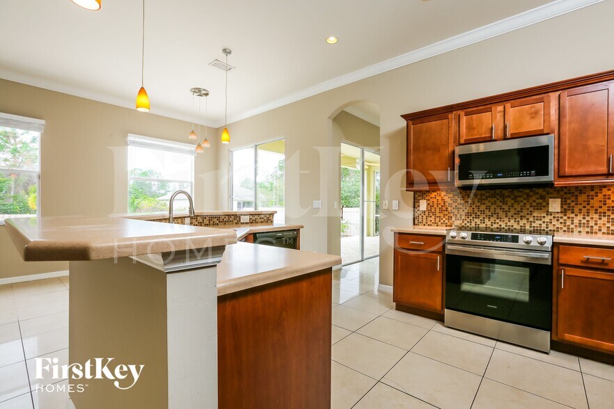 Building Photo - 2611 20th St W