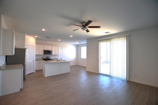 Building Photo - 37584 N Singletree Dr