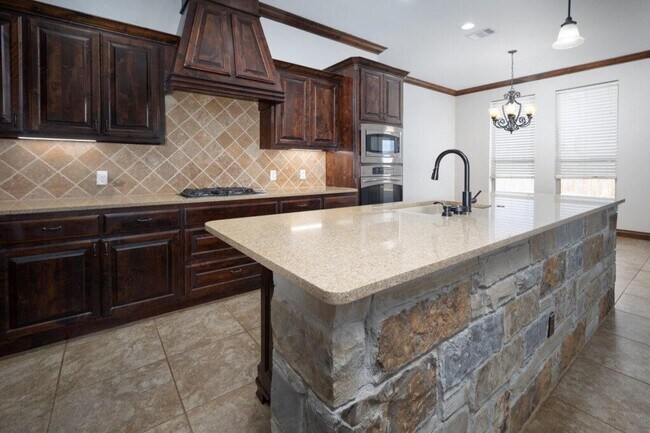 Building Photo - 2405 NW 180th St