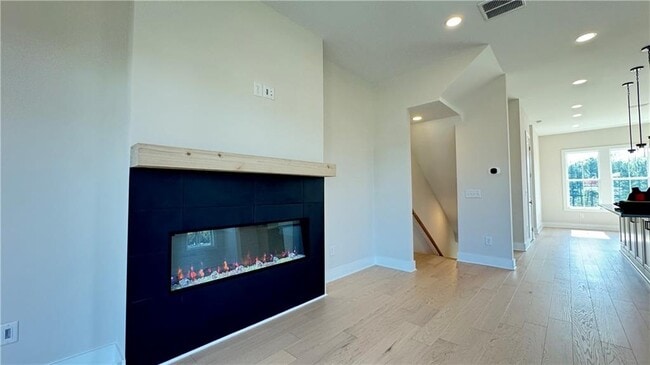 Building Photo - 2678 Evers Dr NE