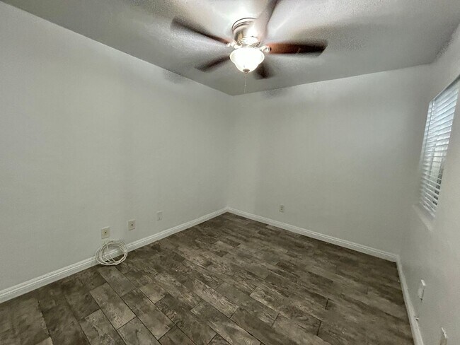 Building Photo - Studio in The Heart of Mission Beach!