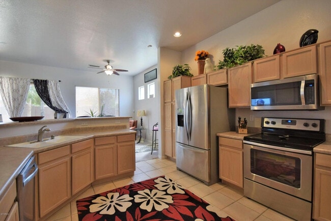 Building Photo - 483 W Carob Dr