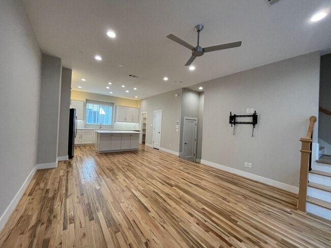 Building Photo - Modern living in trending East Dallas at METRO AT LIVE OAK!