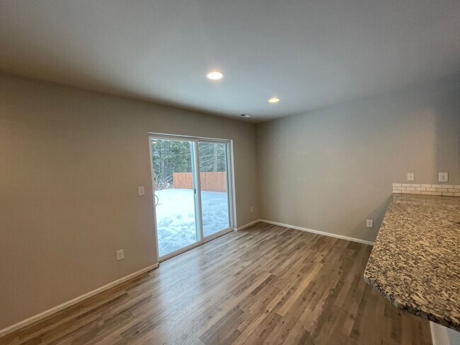 Building Photo - Gorgeous 4 Bed 3 Bath Home Built in 2019!