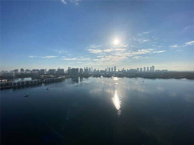 Building Photo - 17301 Biscayne Blvd