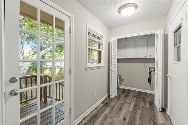 Building Photo - 410 Milton Ave