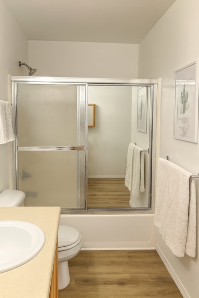 Building Photo - 3002 W Elizabeth St