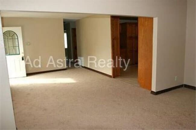 Building Photo - Updated 3 Bed 1 Bath Home in KCMO-Coming S...