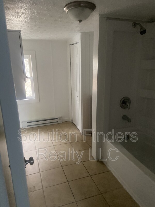 Building Photo - 42 N Main St