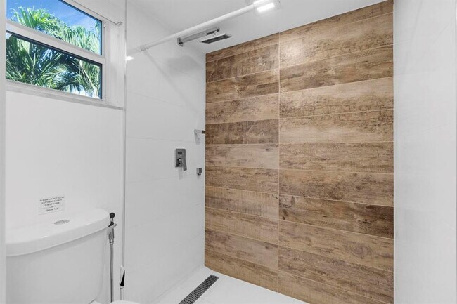 Building Photo - 1439 S Ocean Blvd