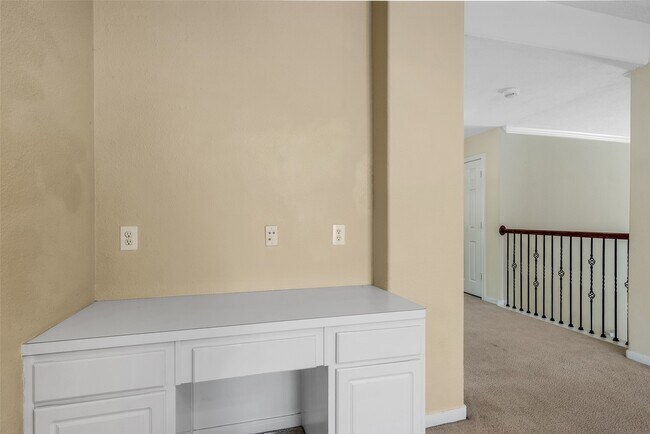 Building Photo - 7 Ebony Oaks Pl