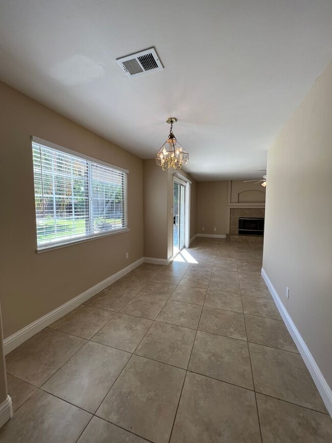 Building Photo - 5504 Pine Canyon Dr