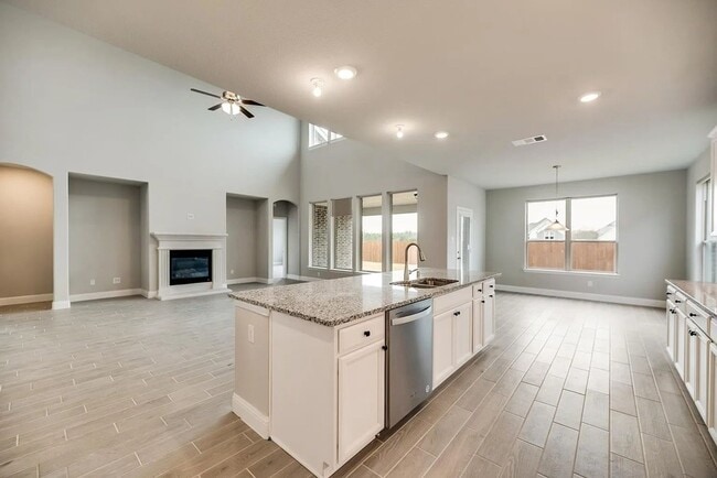 Building Photo - 412 Winding Creek Ln