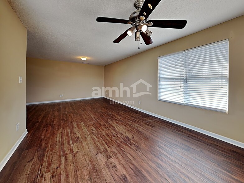 Building Photo - 539 Rockbridge Dr