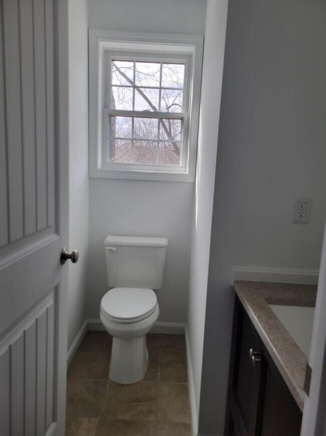 Building Photo - 6 Grove St