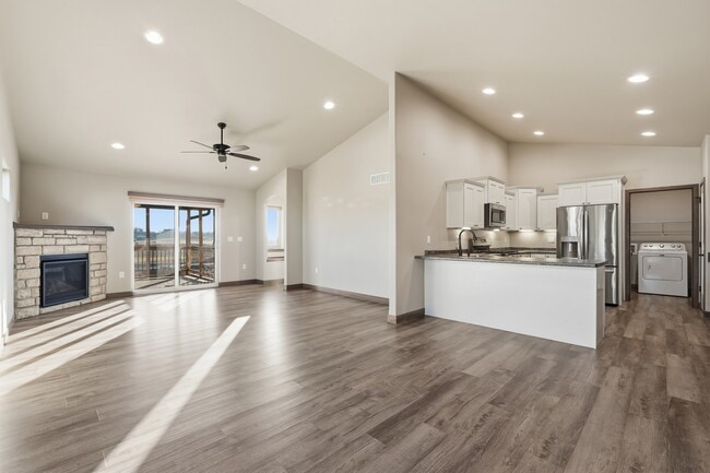 Building Photo - 720 Creekside Dr