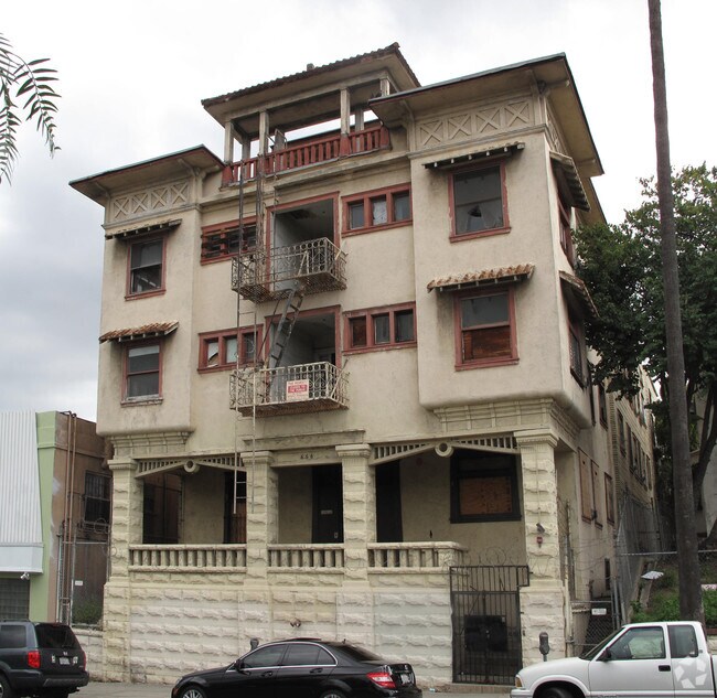 Primary Photo - 666 S Bonnie Brae St