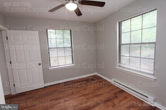 Building Photo - 207 Hampshire Rd