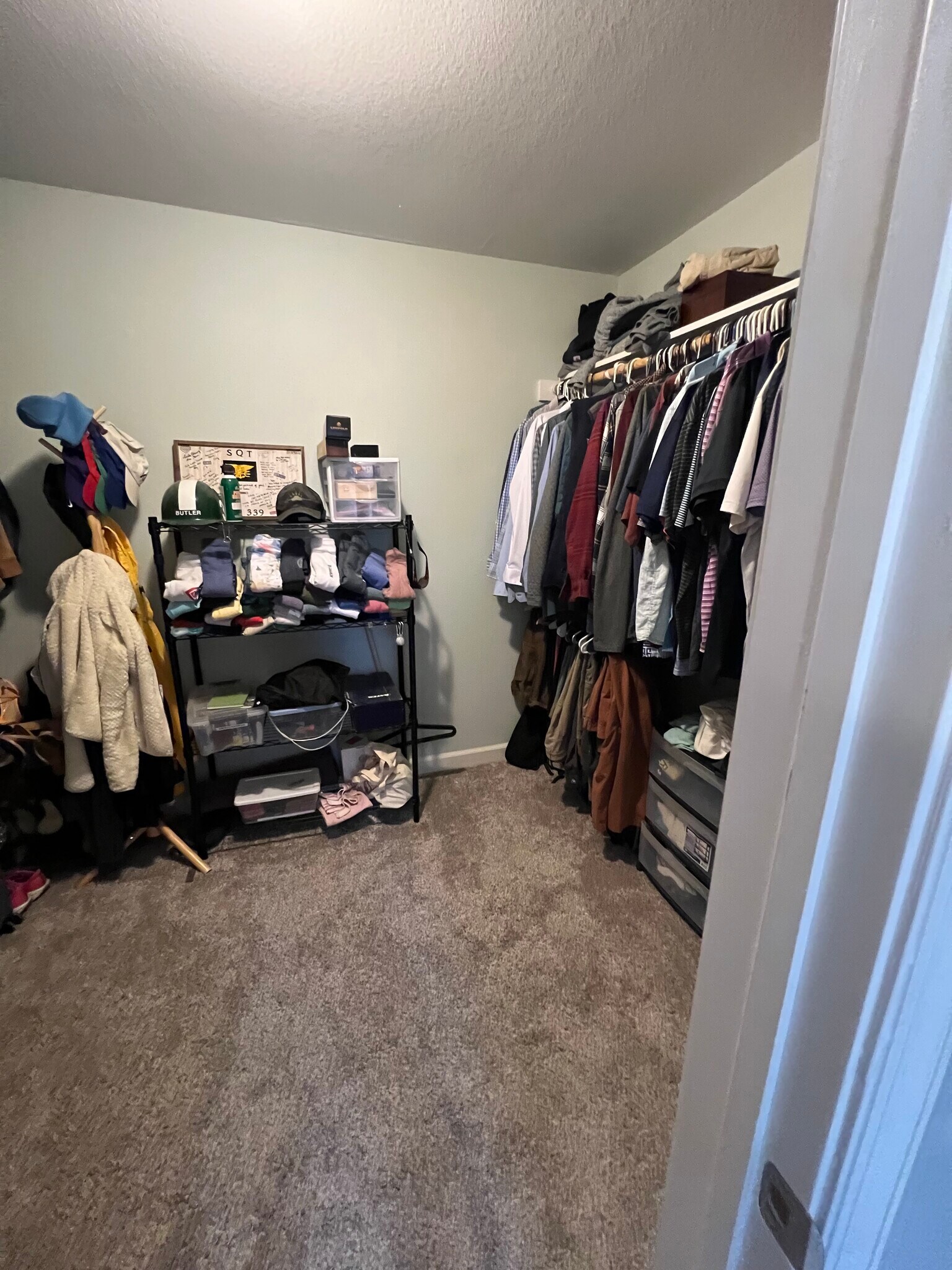Primary Closet - 9572 6th Bay St