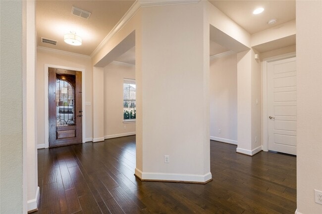 Building Photo - 1008 Peacock Blvd