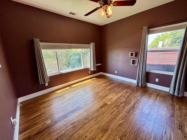 Building Photo - Gorgeous Upgraded Home In Glassell Park Area