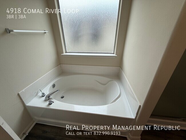 Building Photo - 4918 Comal River Loop