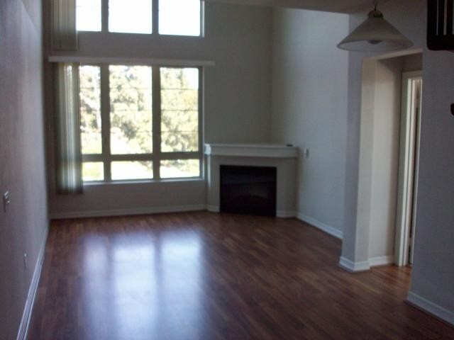 Building Photo - Downtown 2 BR Condo with bonus upstairs lo...