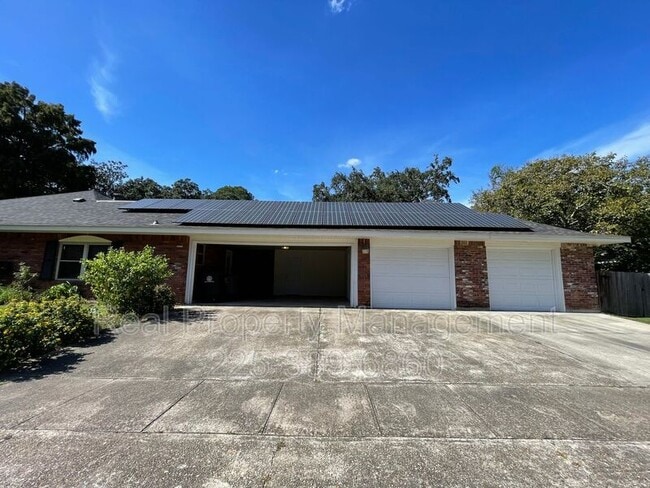 Building Photo - 5293 Chenango Dr