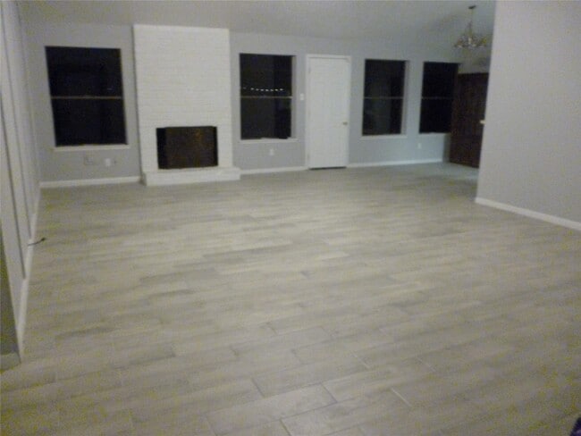 Building Photo - 2822 Mesquite Dr